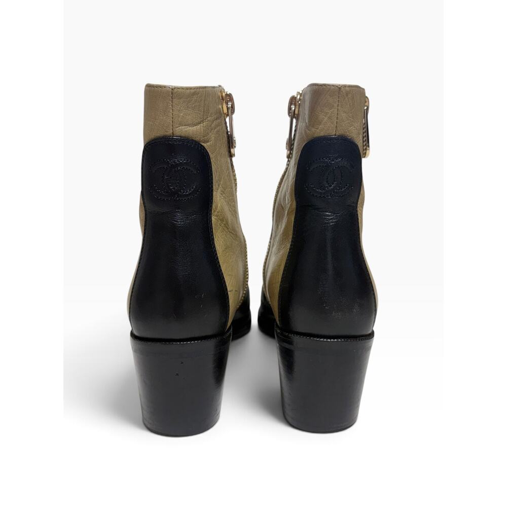 Chanel 2015 Two Tone Leather Block Heel Ankle Boots 39 9 - Picture 3 of 10